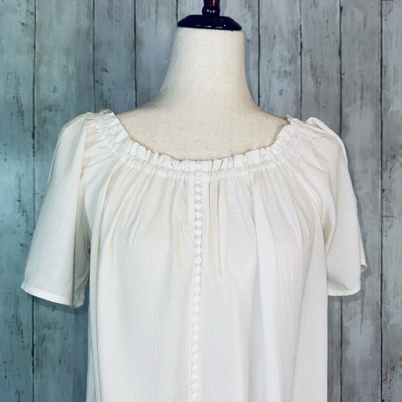 Xhilaration (Target) | Elegant White Women's Top - Picture 3 of 13